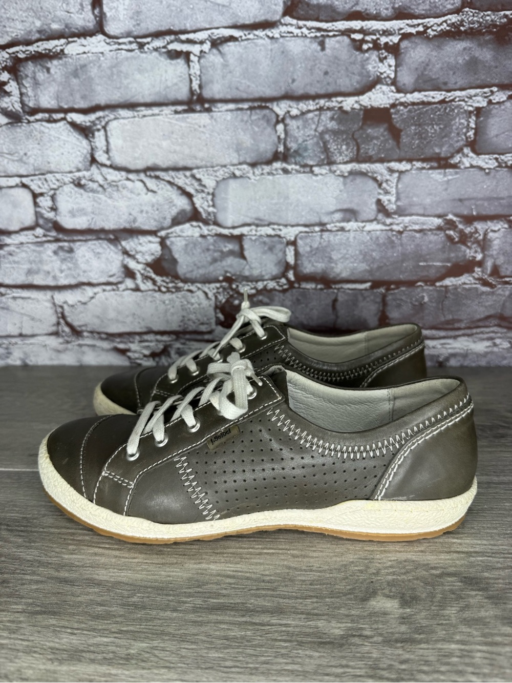 Josef Seibel Caspian Green Leather Low Top Lace Up Sneakers Women Sz 38EU/7-7.5M